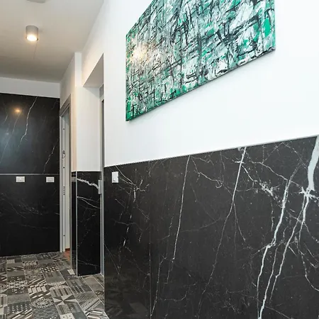 Venezian Apart Otel Trieste