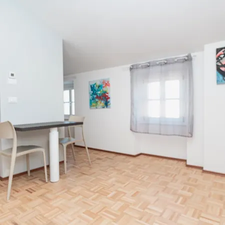 Venezian Lägenhetshotell Trieste